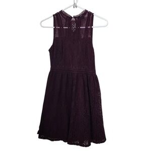 Forever 21 Burgundy Lace Mock Neck Sleeveless Dress Women's Size S  F01